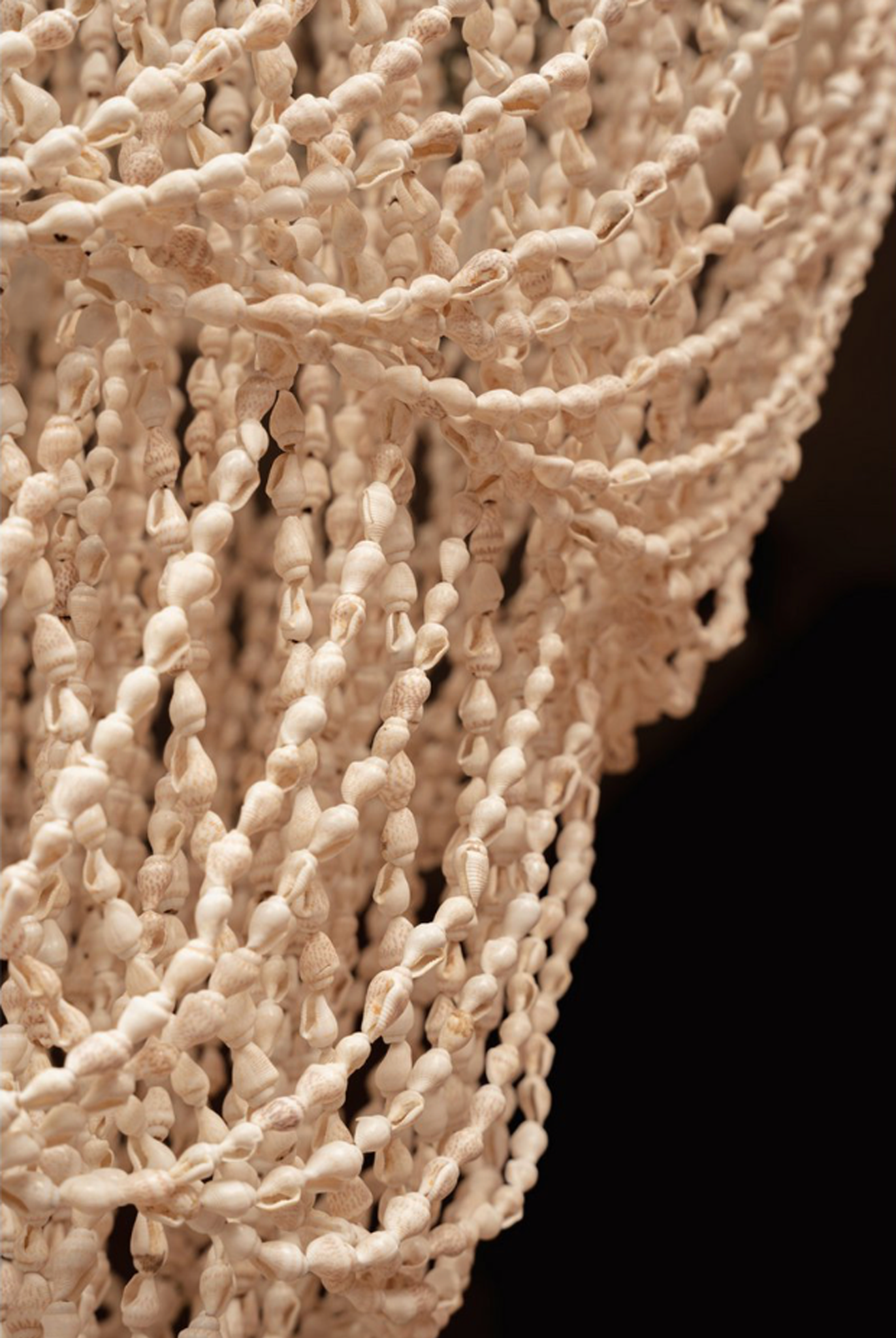 THE OCEAN TOWER SHELL CHANDELIER - Natural L