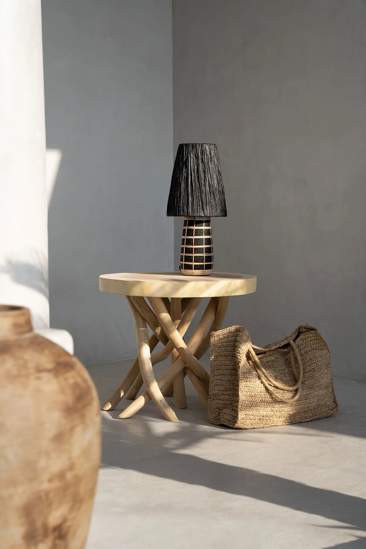 THE NAXOS TABLE LAMP - Black Natural