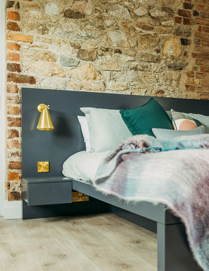 MOYA - Adjustable Brass Wall Light 14cm