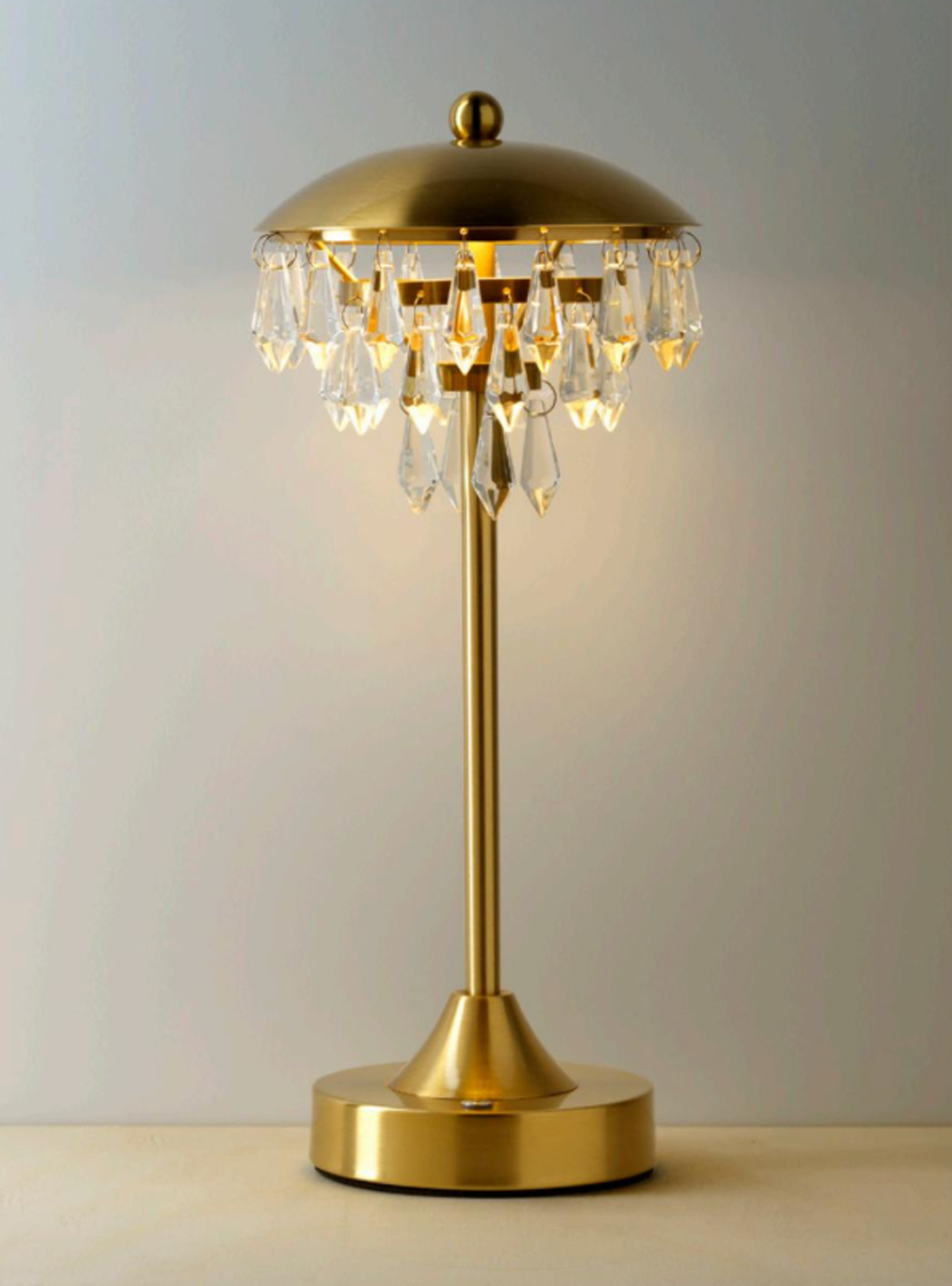 THE CHANDELETTE LED TABLE LAMP