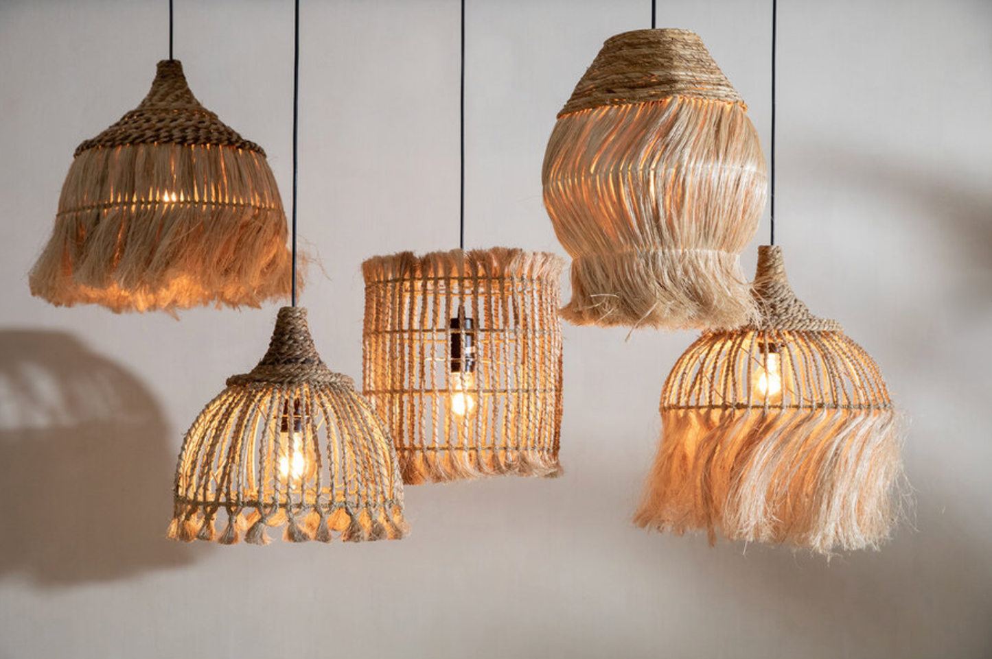 THE ABACA TASSEL PENDANT - Natural S