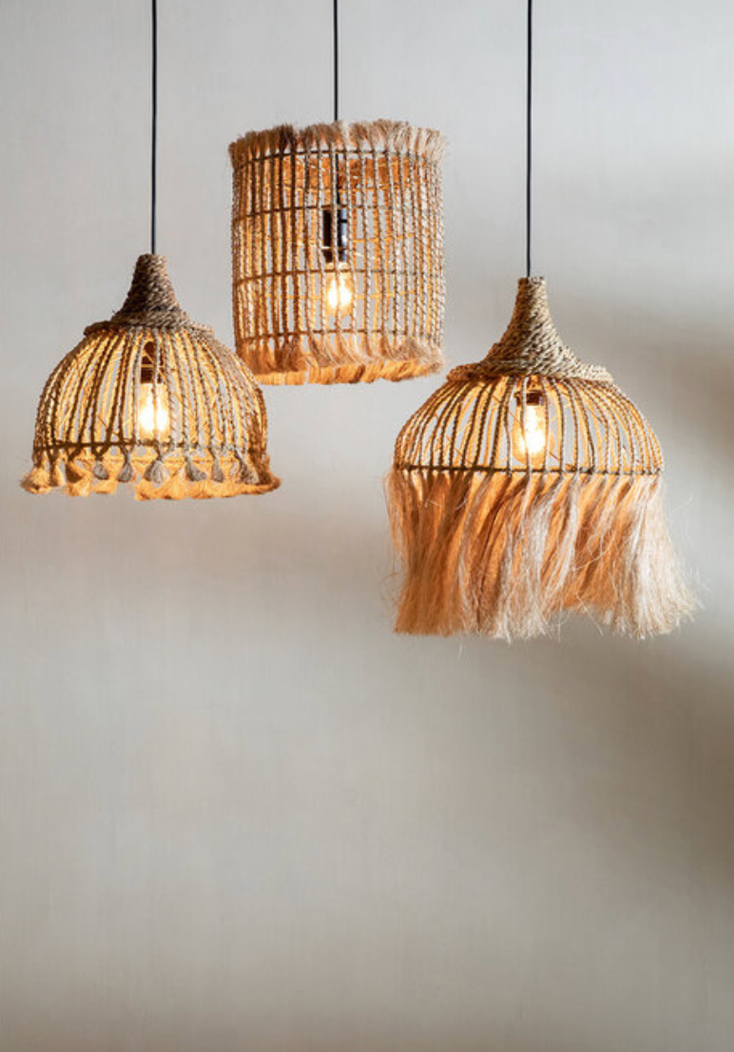 THE ABACA TASSEL PENDANT - Natural S
