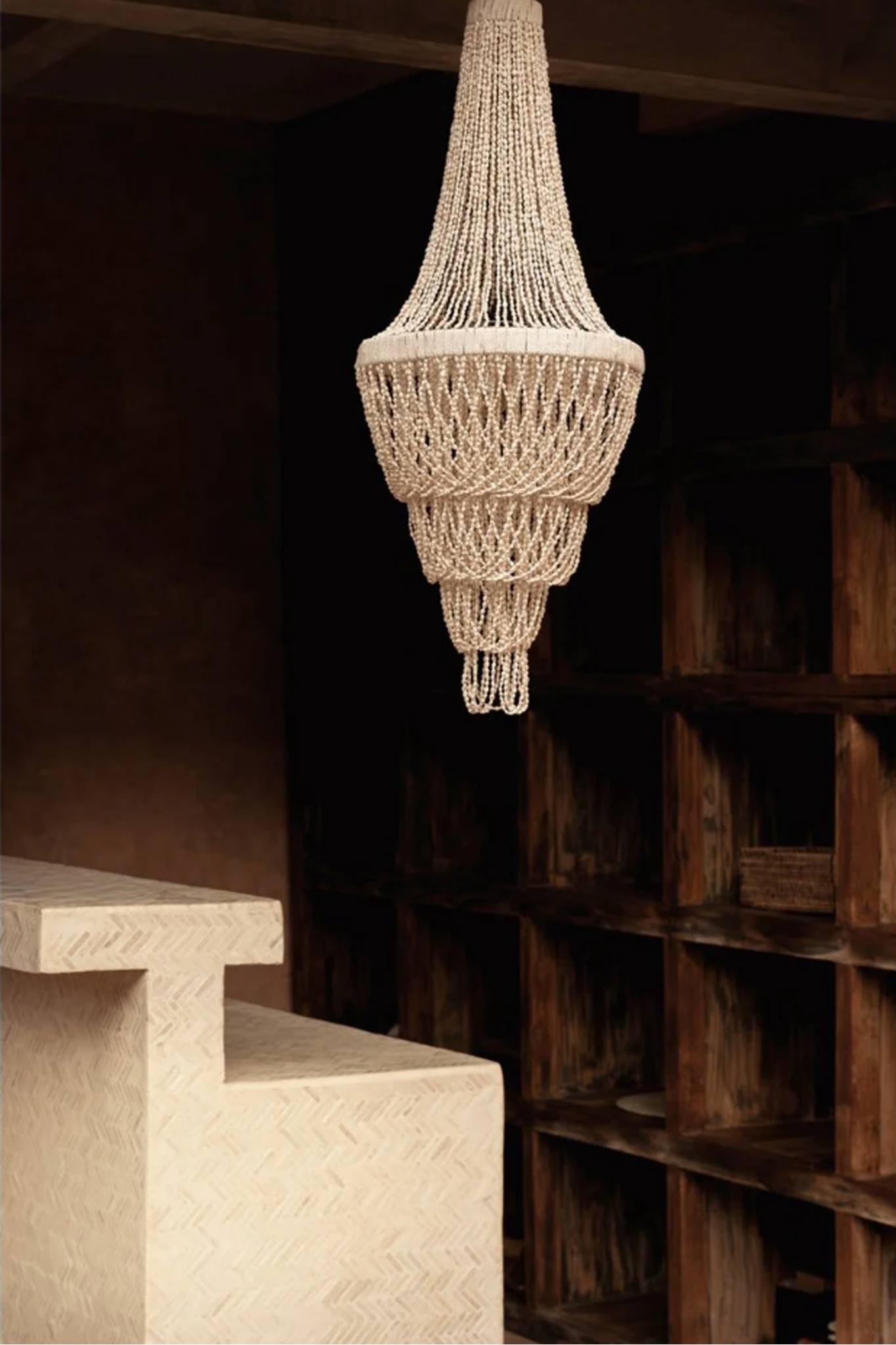 THE OCEAN TOWER SHELL CHANDELIER - Natural L
